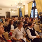 Az irodalmi/történelmi pályázat díjazott Kárpát-medencei diákjai és az érdeklődők ()