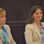 Herczegh Anita, a köztársasági elnök felesége és Langerné Victor Katalin, a Magyarság Háza igazgatója ()